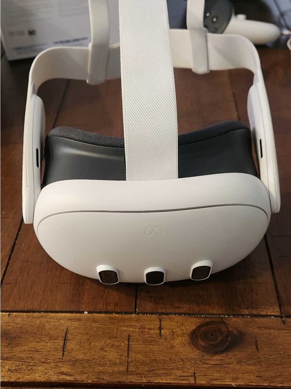 Quest 3 Standalone VR Headset - White - Picture 4 of 8